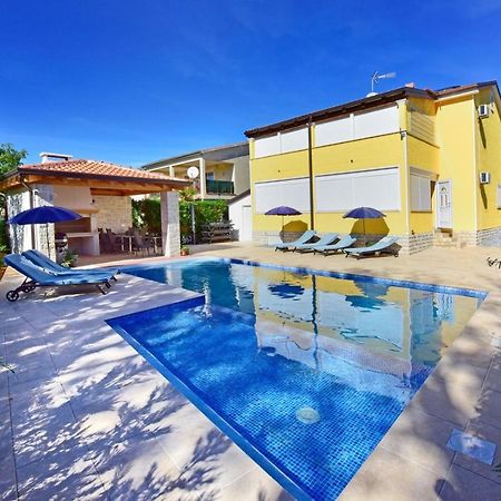 Apartments House Anna For Max 13 Persons In Porec, Pet Friendly Poreč Exterior foto