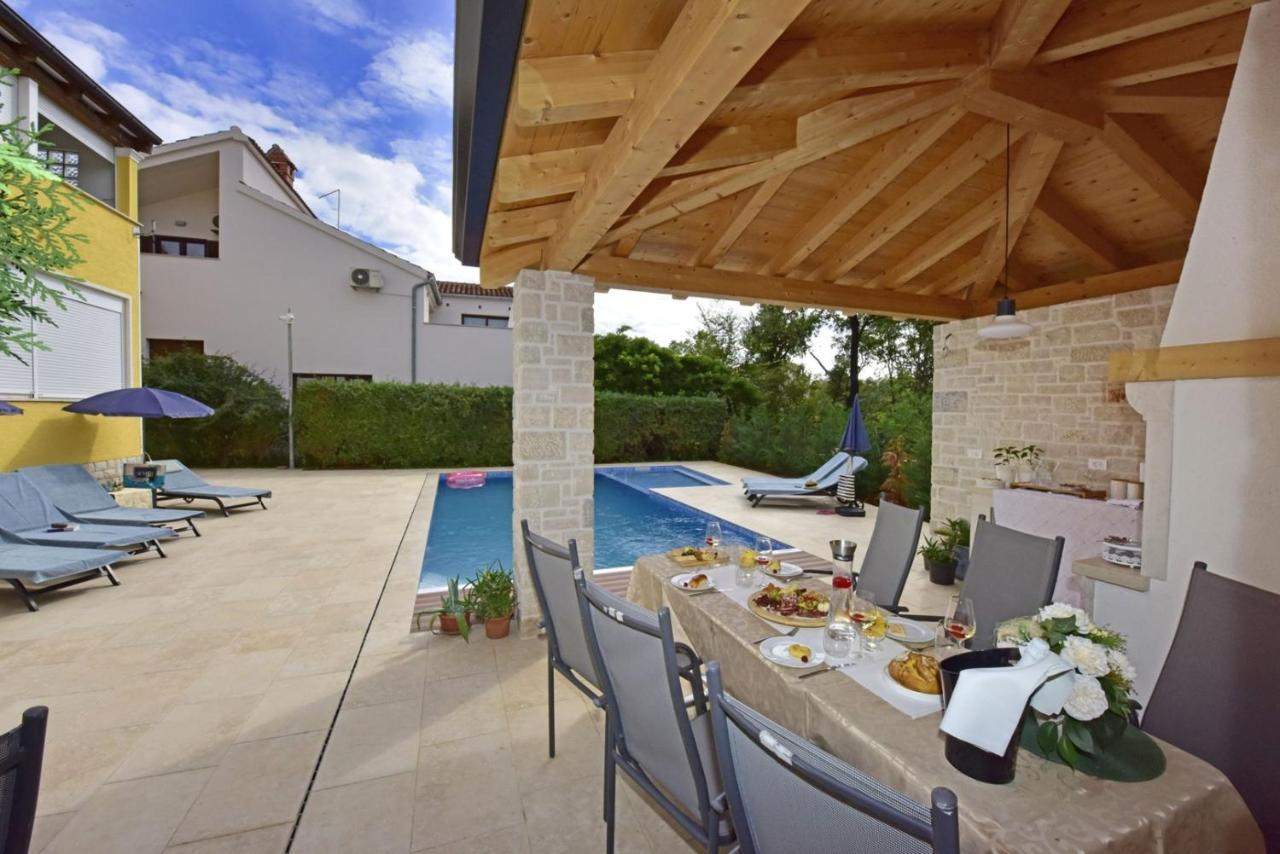 Apartments House Anna For Max 13 Persons In Porec, Pet Friendly Poreč Exterior foto