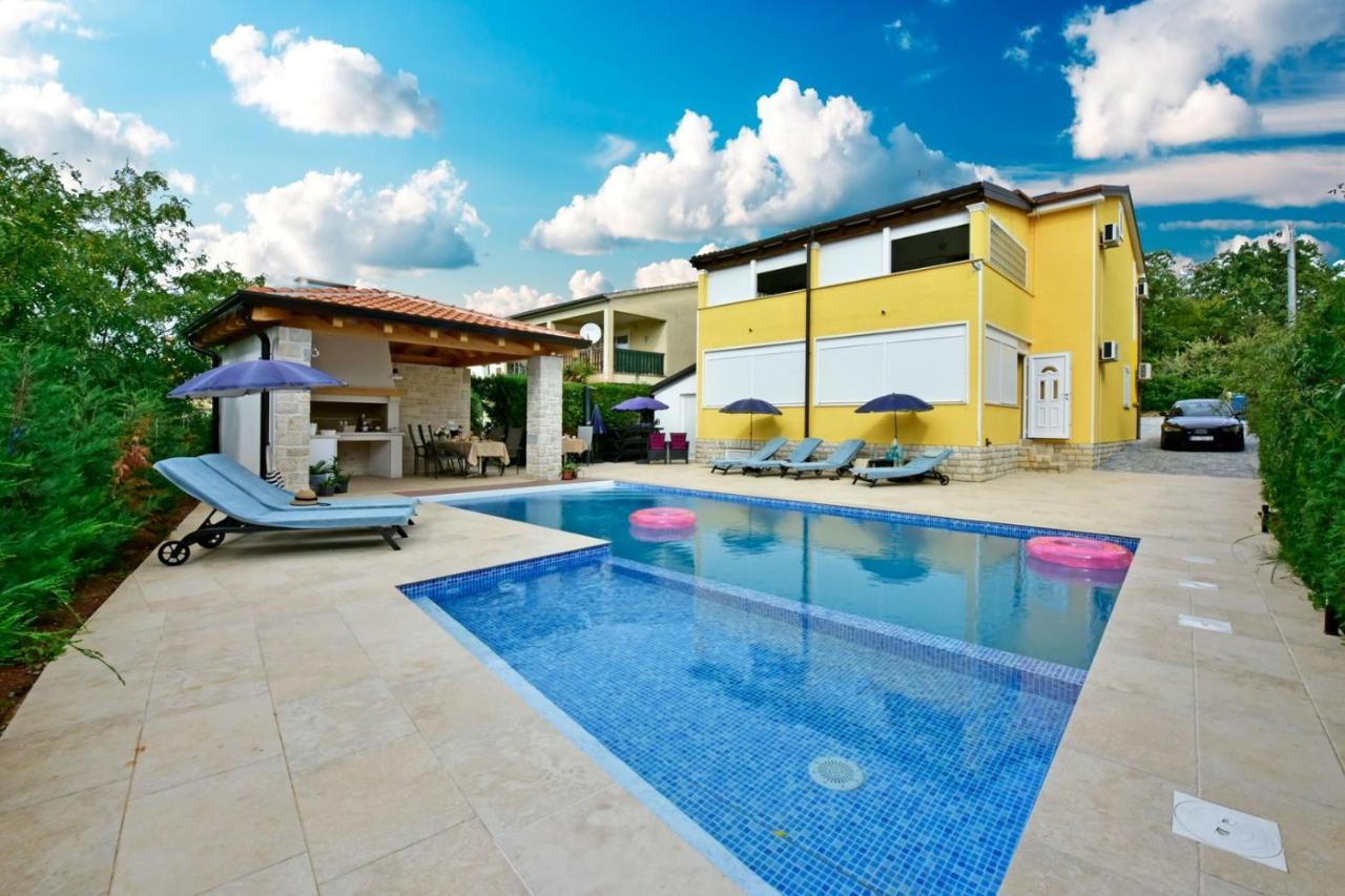 Apartments House Anna For Max 13 Persons In Porec, Pet Friendly Poreč Exterior foto