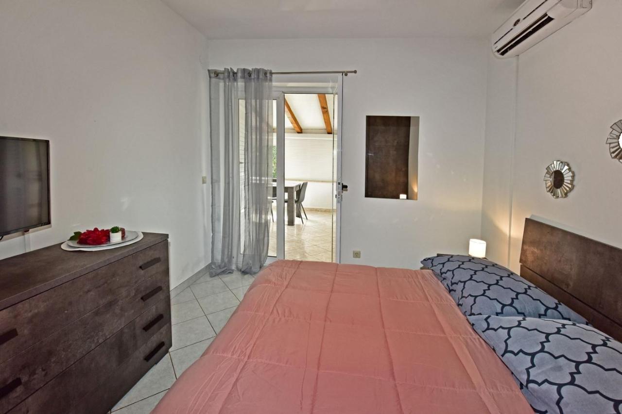 Apartments House Anna For Max 13 Persons In Porec, Pet Friendly Poreč Exterior foto