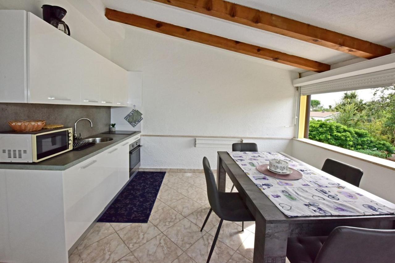 Apartments House Anna For Max 13 Persons In Porec, Pet Friendly Poreč Exterior foto