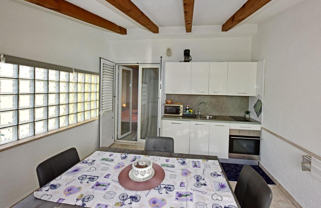 Apartments House Anna For Max 13 Persons In Porec, Pet Friendly Poreč Exterior foto