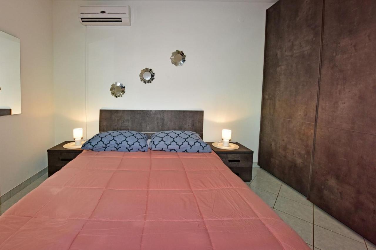 Apartments House Anna For Max 13 Persons In Porec, Pet Friendly Poreč Exterior foto