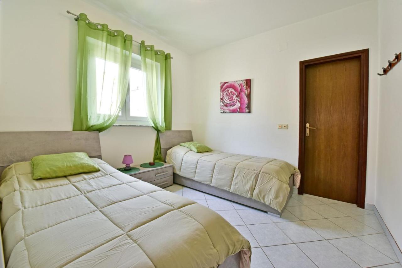 Apartments House Anna For Max 13 Persons In Porec, Pet Friendly Poreč Exterior foto