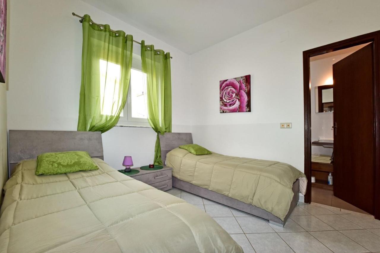 Apartments House Anna For Max 13 Persons In Porec, Pet Friendly Poreč Exterior foto